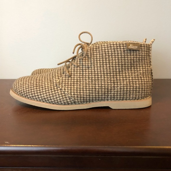 Bass Elyse plaid chukka boots size 8 1/2. EUC - Picture 2 of 8